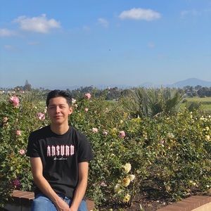 Meet your Posher, Tomas